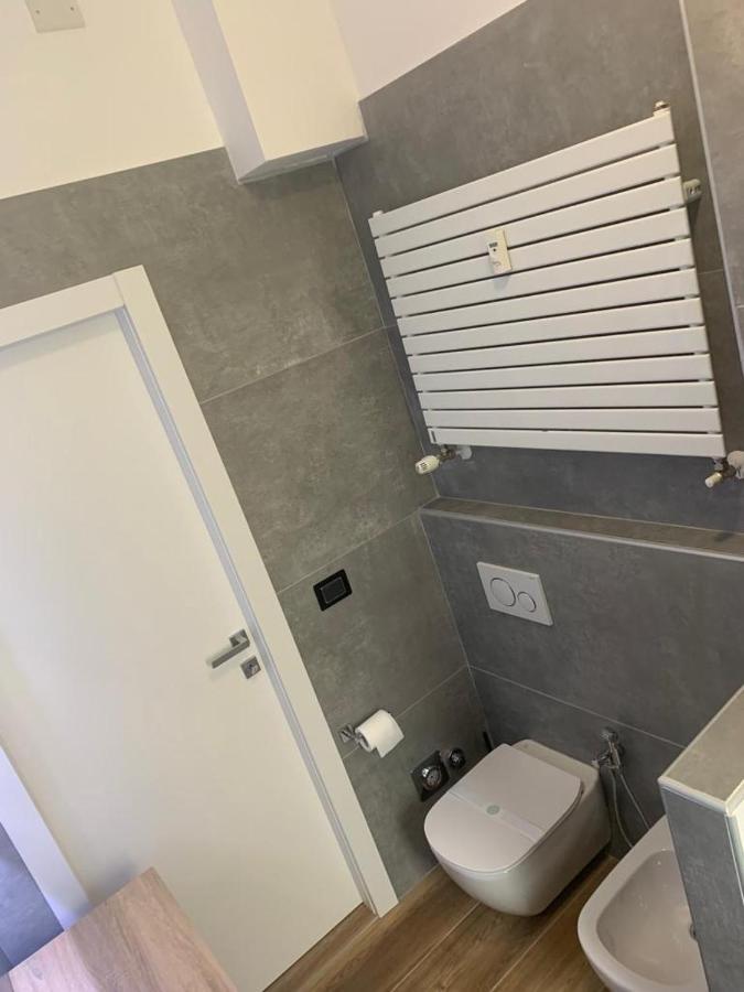 Nibu Appartamenti - Appartamento Centrale Comodo A Tutto, Anche A Villa Chiara Casalecchio Di Reno Exteriör bild