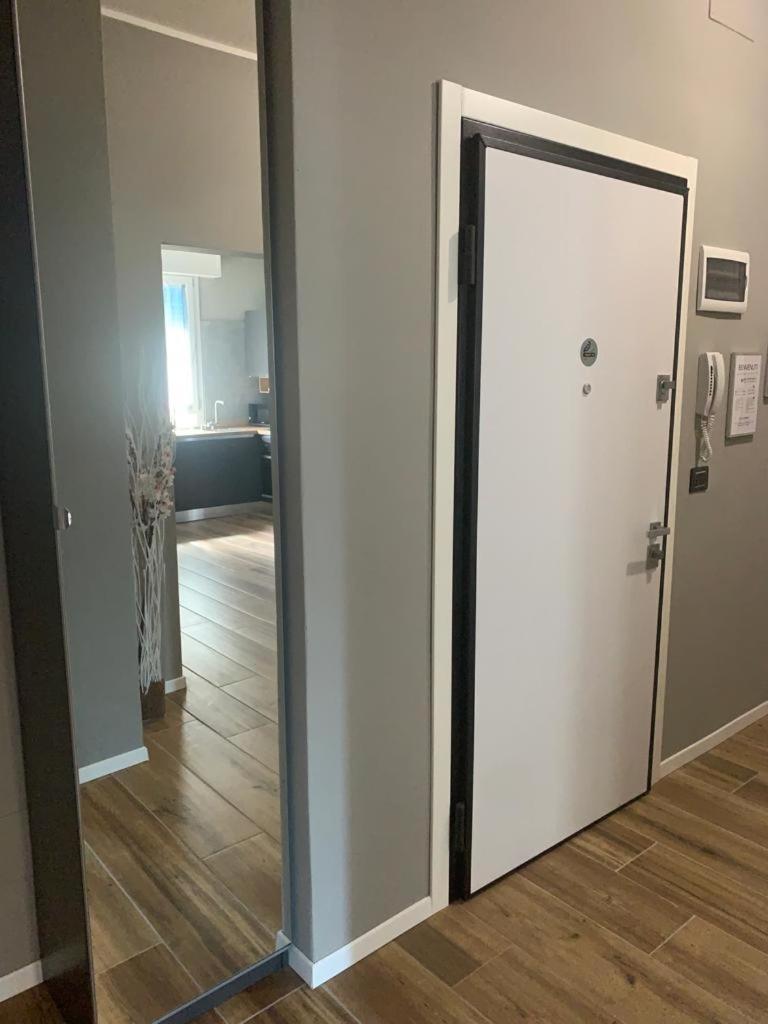 Nibu Appartamenti - Appartamento Centrale Comodo A Tutto, Anche A Villa Chiara Casalecchio Di Reno Exteriör bild